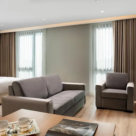 Radisson Blu Hotel, Hotel