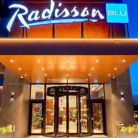 Radisson Blu Hotel, Hotel
