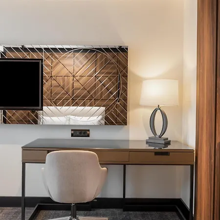 Radisson Blu Hotel, Szálloda 5*